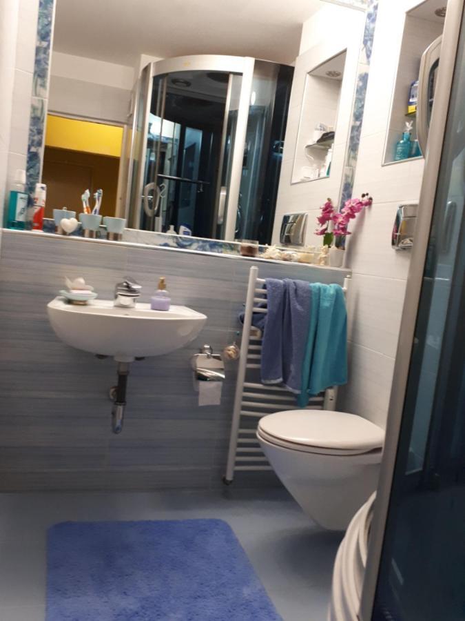 2 Bedrooms With Private Bath And Balcony Near The Airport Sofia Buitenkant foto
