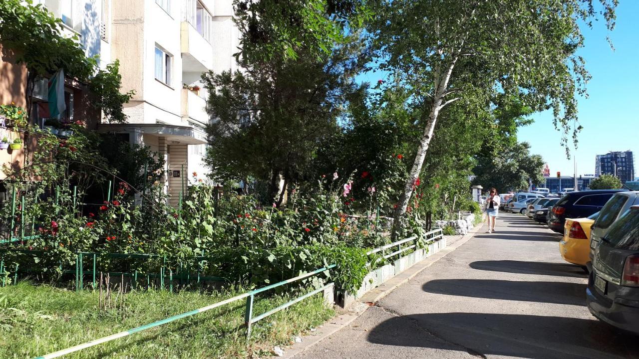 2 Bedrooms With Private Bath And Balcony Near The Airport Sofia Buitenkant foto